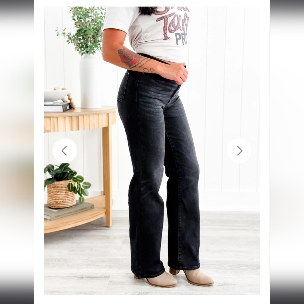Judy Blue  High Rise Black Classic Non Distressed Straight jeans - Picture 4 of 12